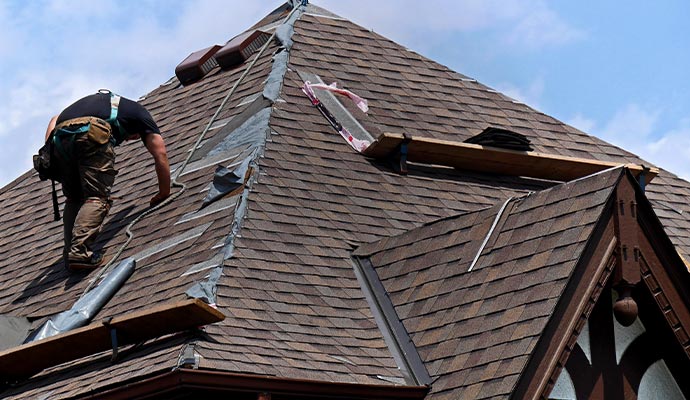 Signs That It’s Time to Repair Your Roof in Des Monies